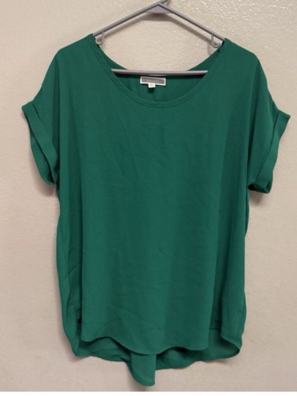 Women’s Size M Blouse Green Short Sleeve🎄 - Picture 1 of 2